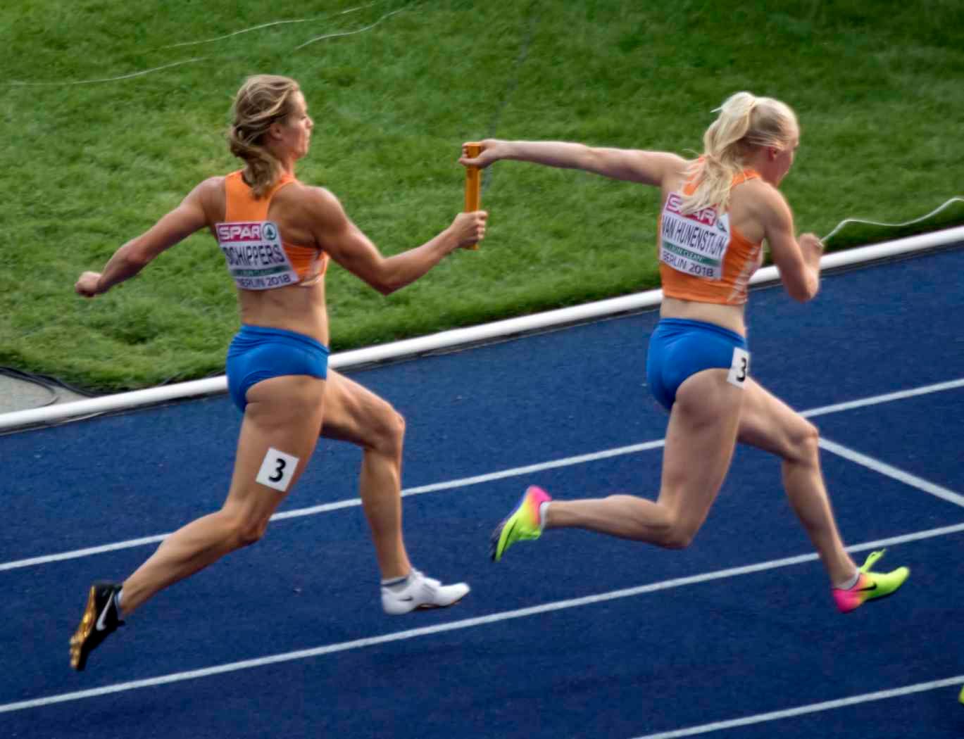 Dafne Schippers running the 4x100m relay at the 2018 European Athletics Championships in Berlin