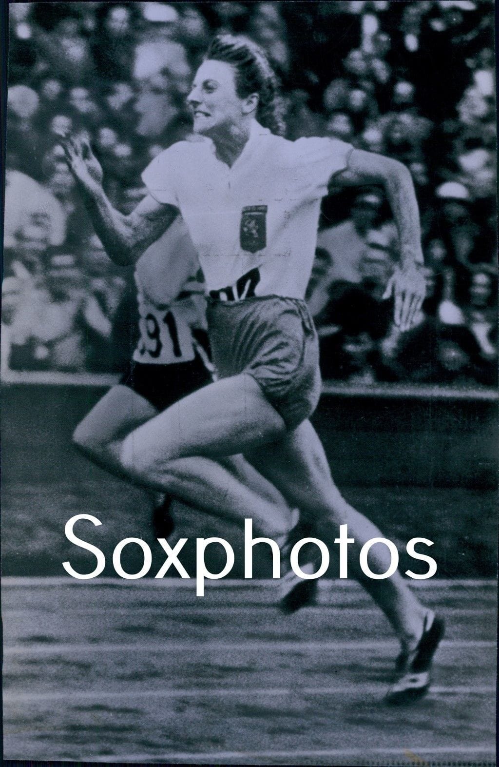 Fanny Blankers-Koen racing at the London 1948 Olympics