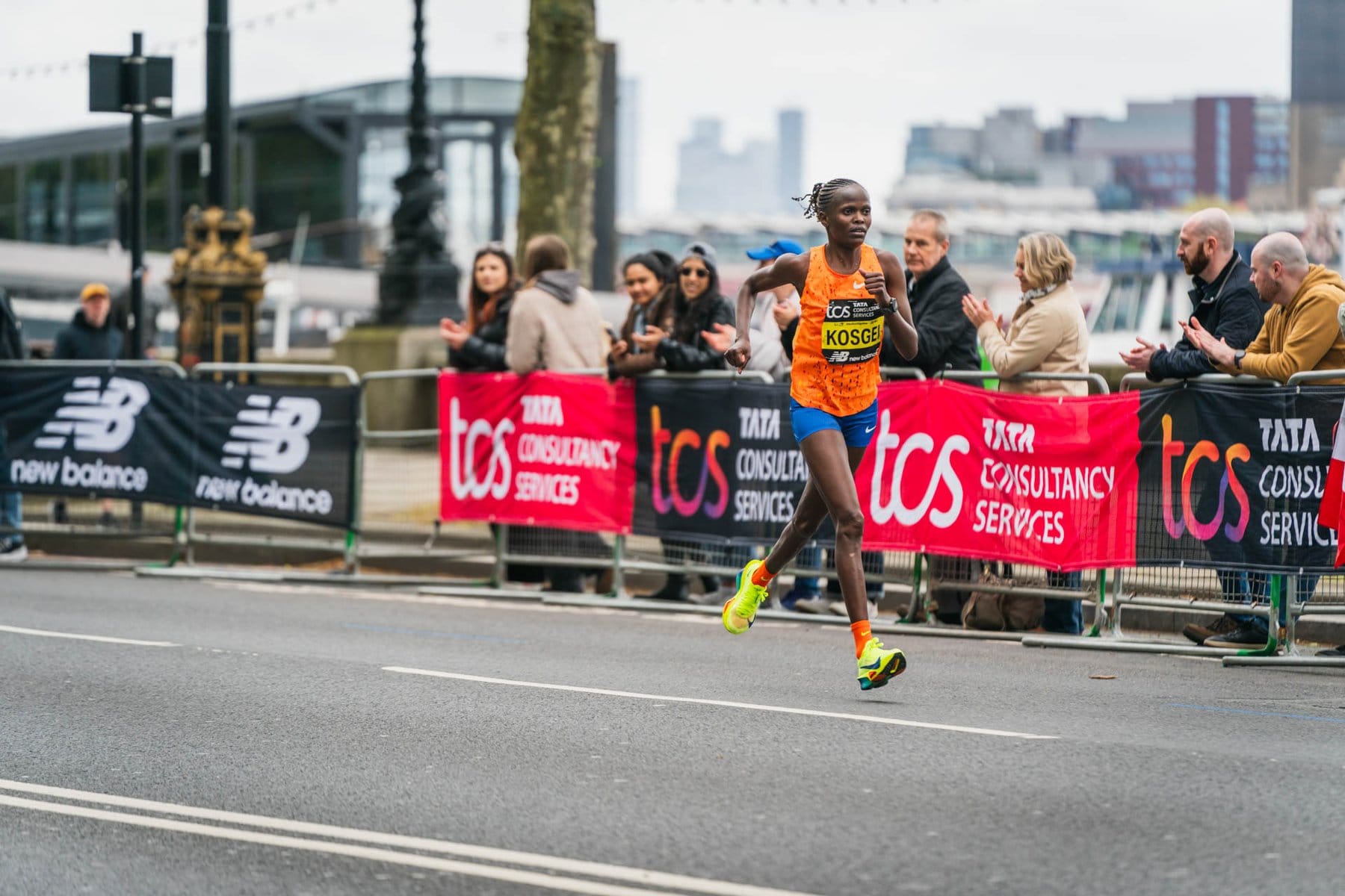 Brigid Kosgei racing the 2024 London Marathon