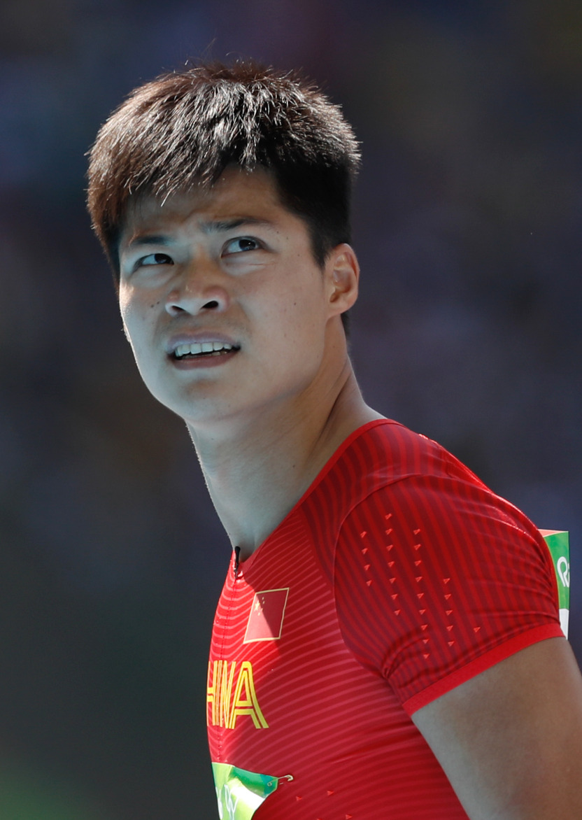 Su Bingtian sprinting at the Rio 2016 Olympics