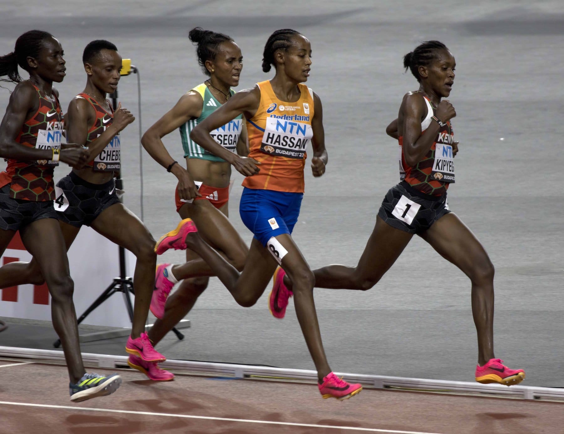 Faith Kipyegon leading the 5000 metres final at the Budapest 2023 World Championships