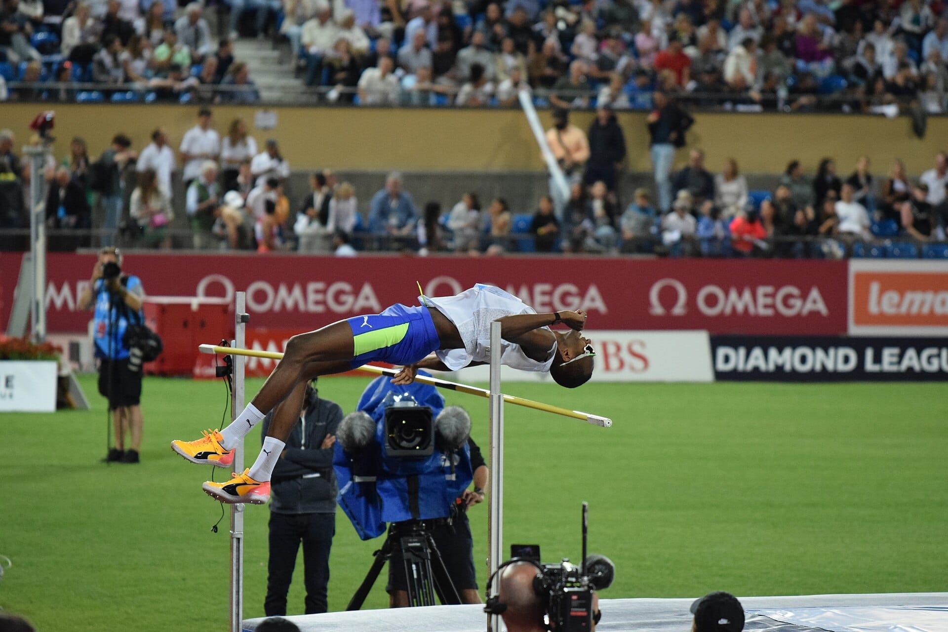 Mutaz Essa Barshim clearing the bar at the Athletissima Diamond League meeting in Lausanne in 2022