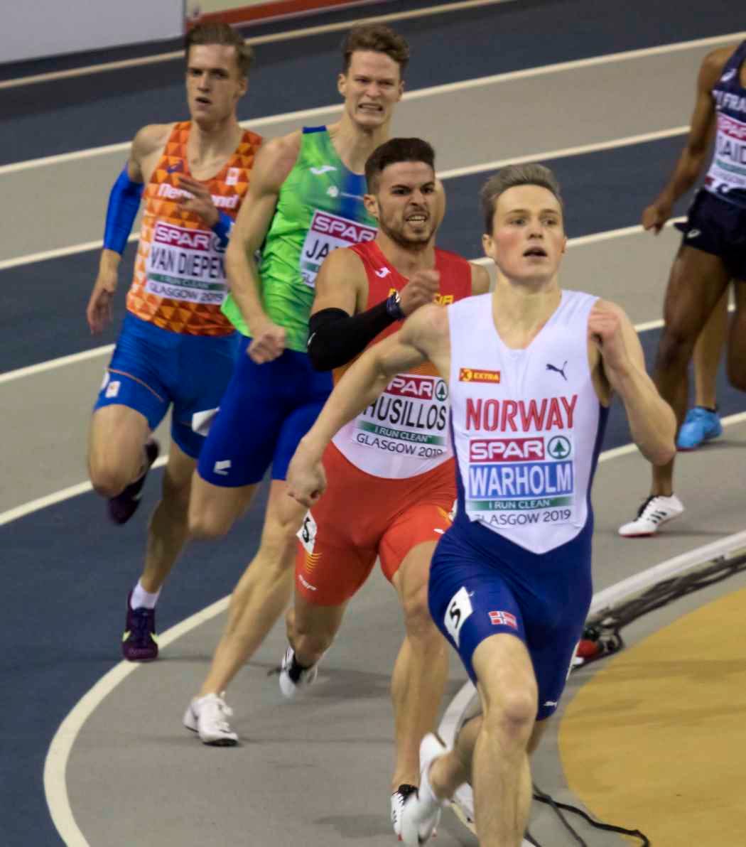 Oscar Husillos running the 400 metres final at the 2019 European Indoor Championships in Glasgow